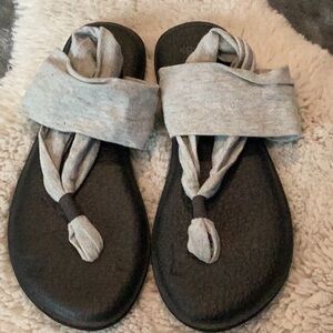 Sanuk yoga slings